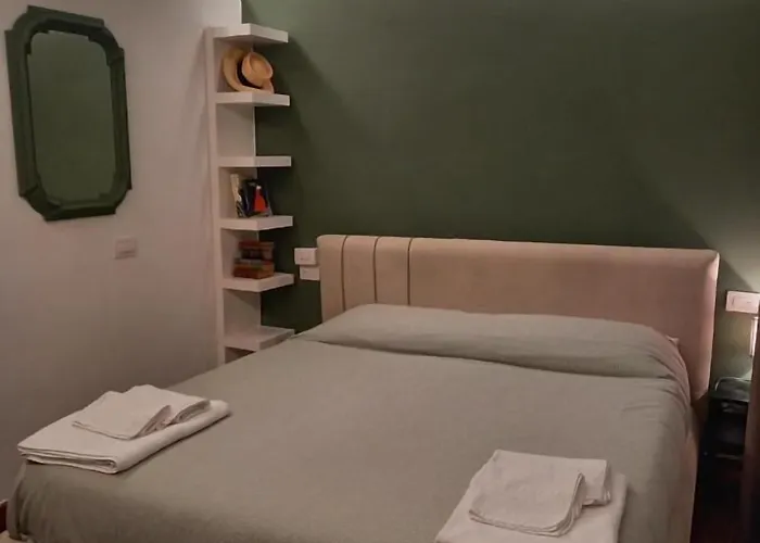 ベッド・アンド・ブレックファスト Le Petit Palais - ナポリ