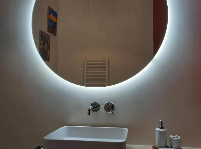 ベッド・アンド・ブレックファスト Le Petit Palais - 4*