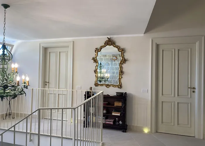 Le Petit Palais - 4* ナポリ