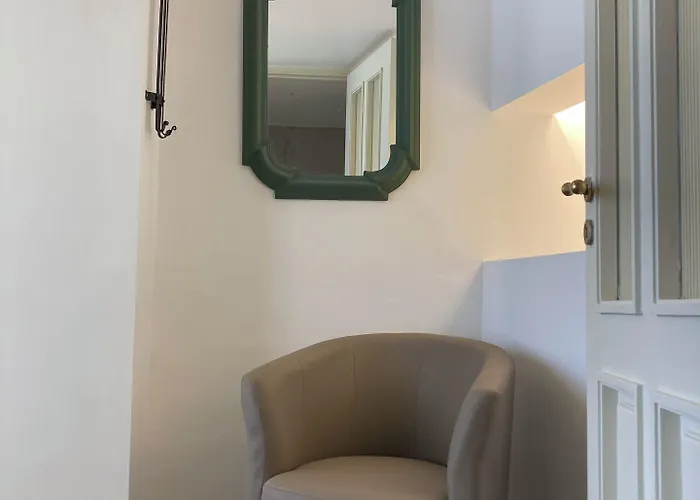 Le Petit Palais - ベッド・アンド・ブレックファスト 4*