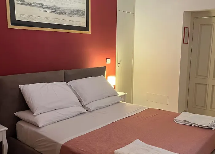 Le Petit Palais - ベッド・アンド・ブレックファスト 4*