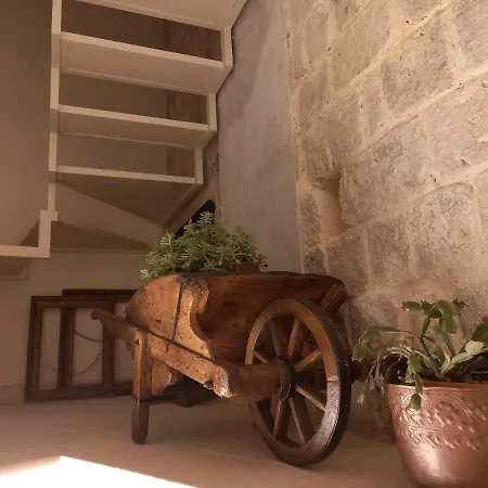 Le Petit Palais - Bed & Breakfast *