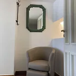 Le Petit Palais - Nocleg ze śniadaniem 4*